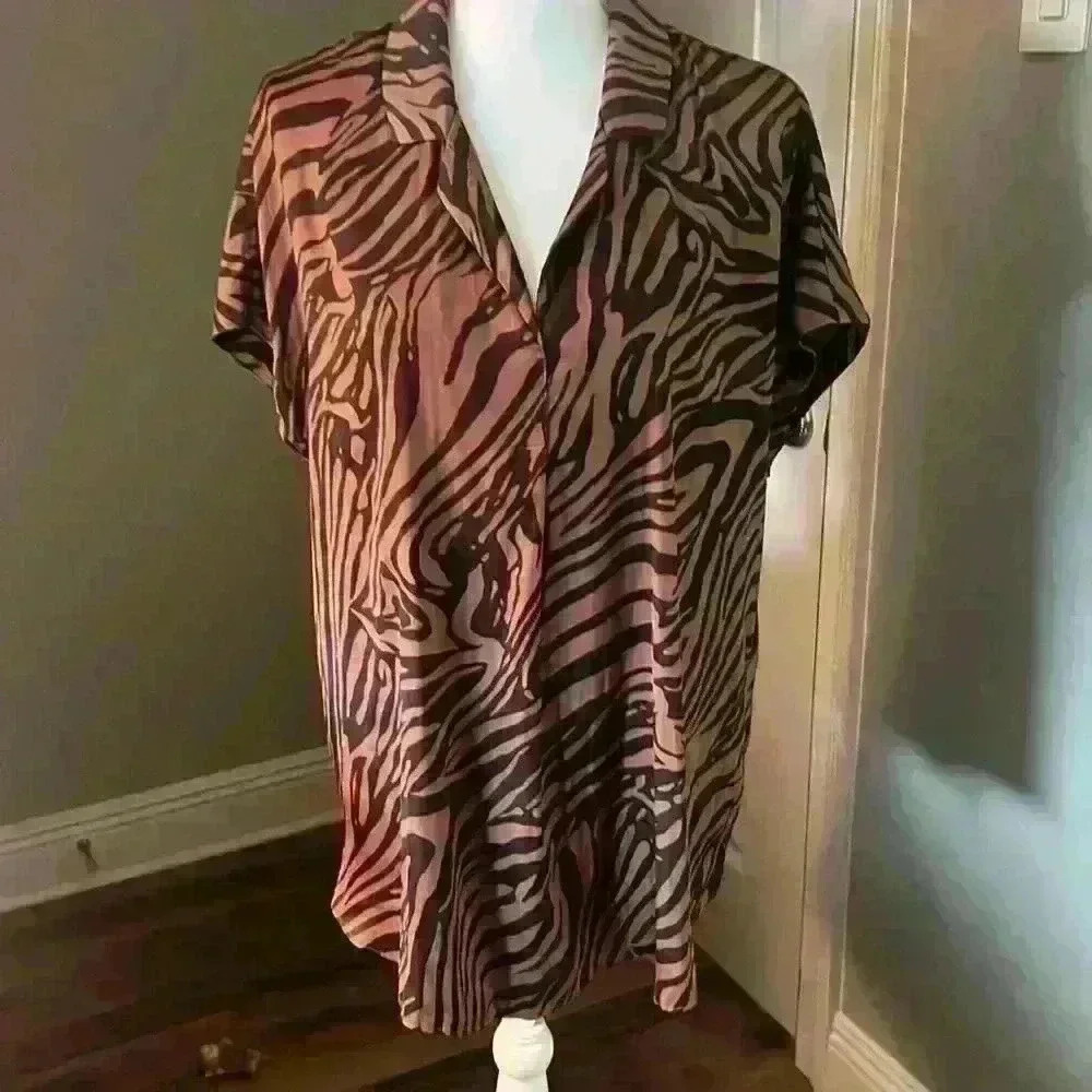 Joie Ladies Leopard Print blouse. XL shirt sleeve blouse v neck excellent cond - Picture 13 of 13